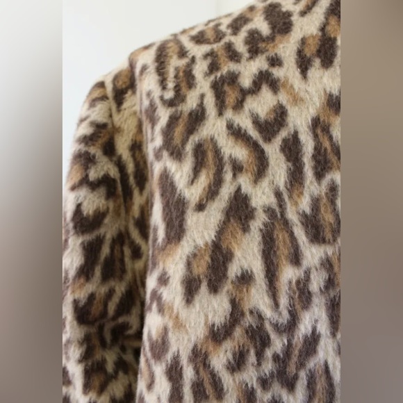 Chico's Cheetah Print Jacket Size: 3 - Only Worn Once! ☀️ Limited Edition ! - Picture 4 of 12